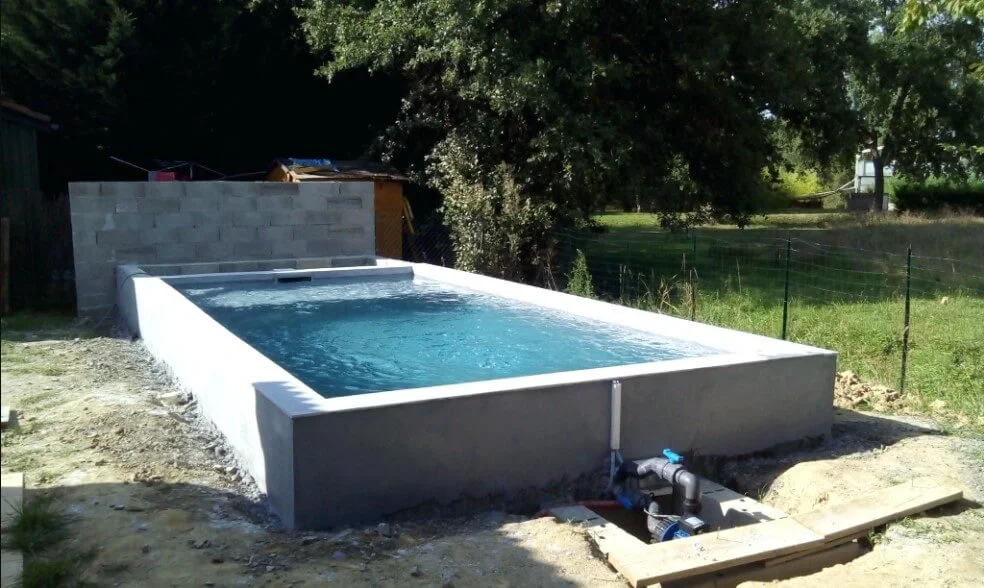 Coût d'une piscine béton hors-sol